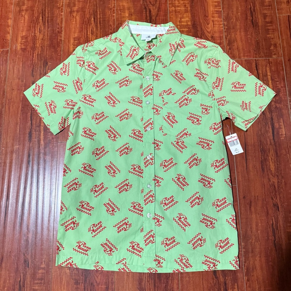 Pizza Planet Disney Button Down Shirt Green Sz XS Men’s Pixar Brand New w/tags!